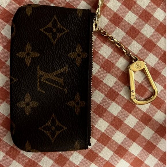 Louis Vuitton 2018 LV Monogram Key Holder - Picture 6 of 12